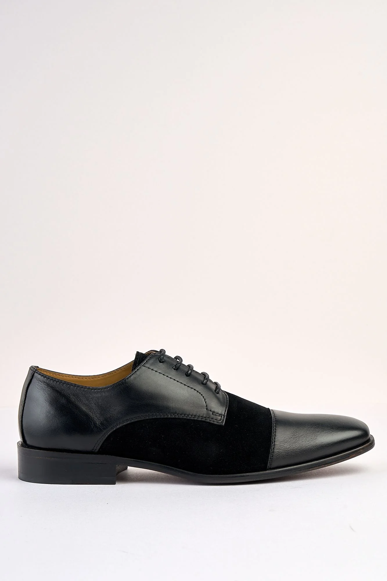 Leonardo Black Laced Shoe with Suede Pattern - Image 2