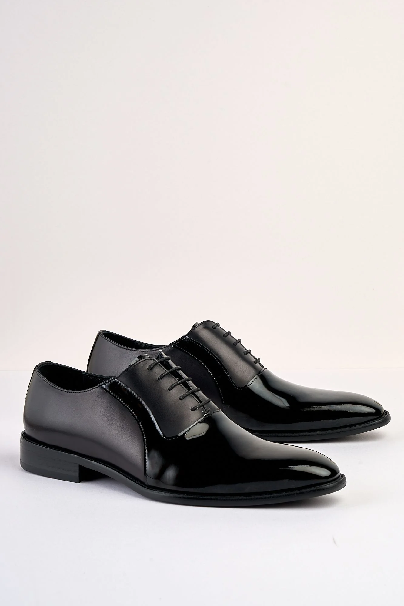 Lorenzo Black Laced Shoe - Image 5