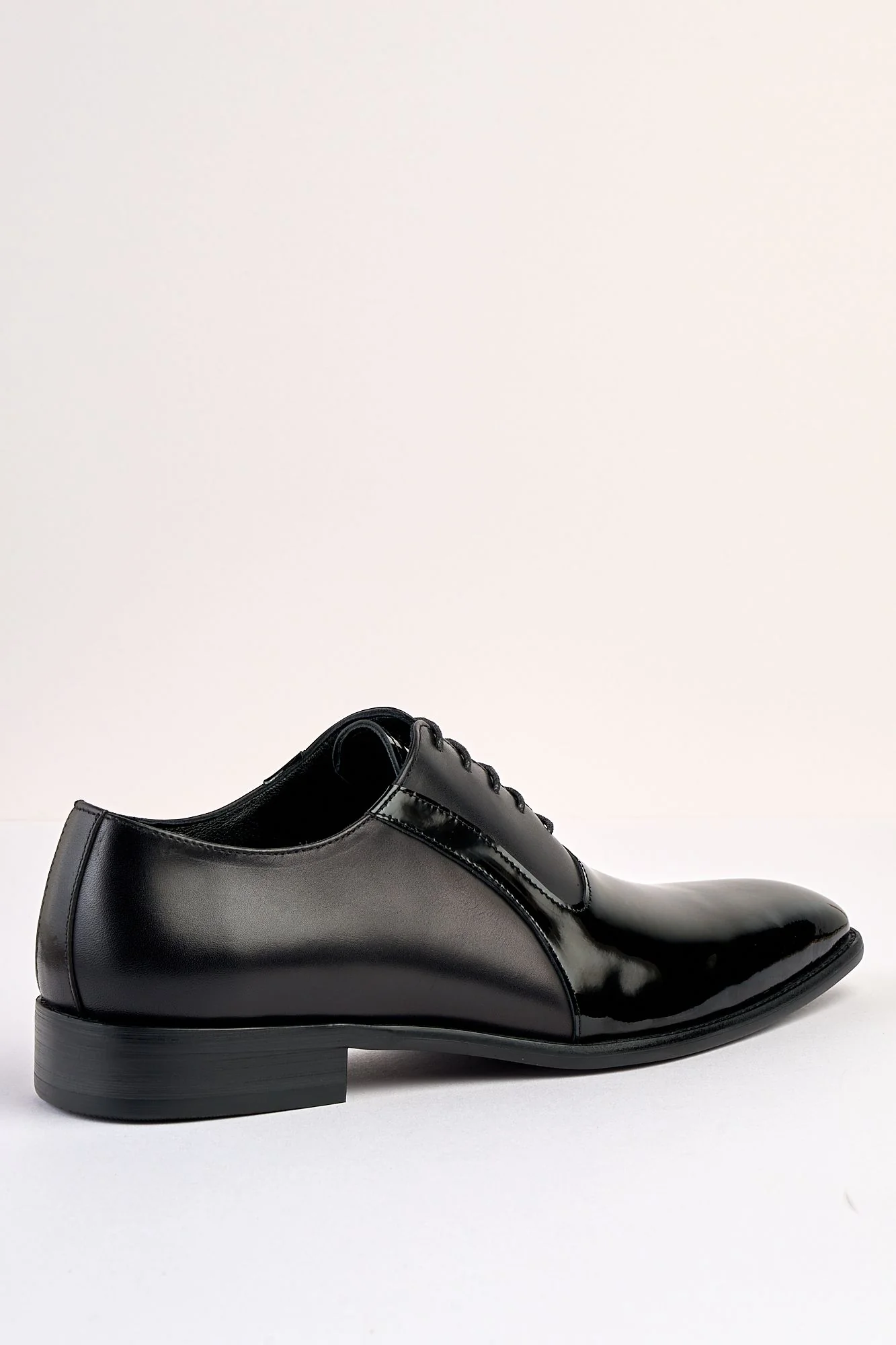 Lorenzo Black Laced Shoe - Image 6