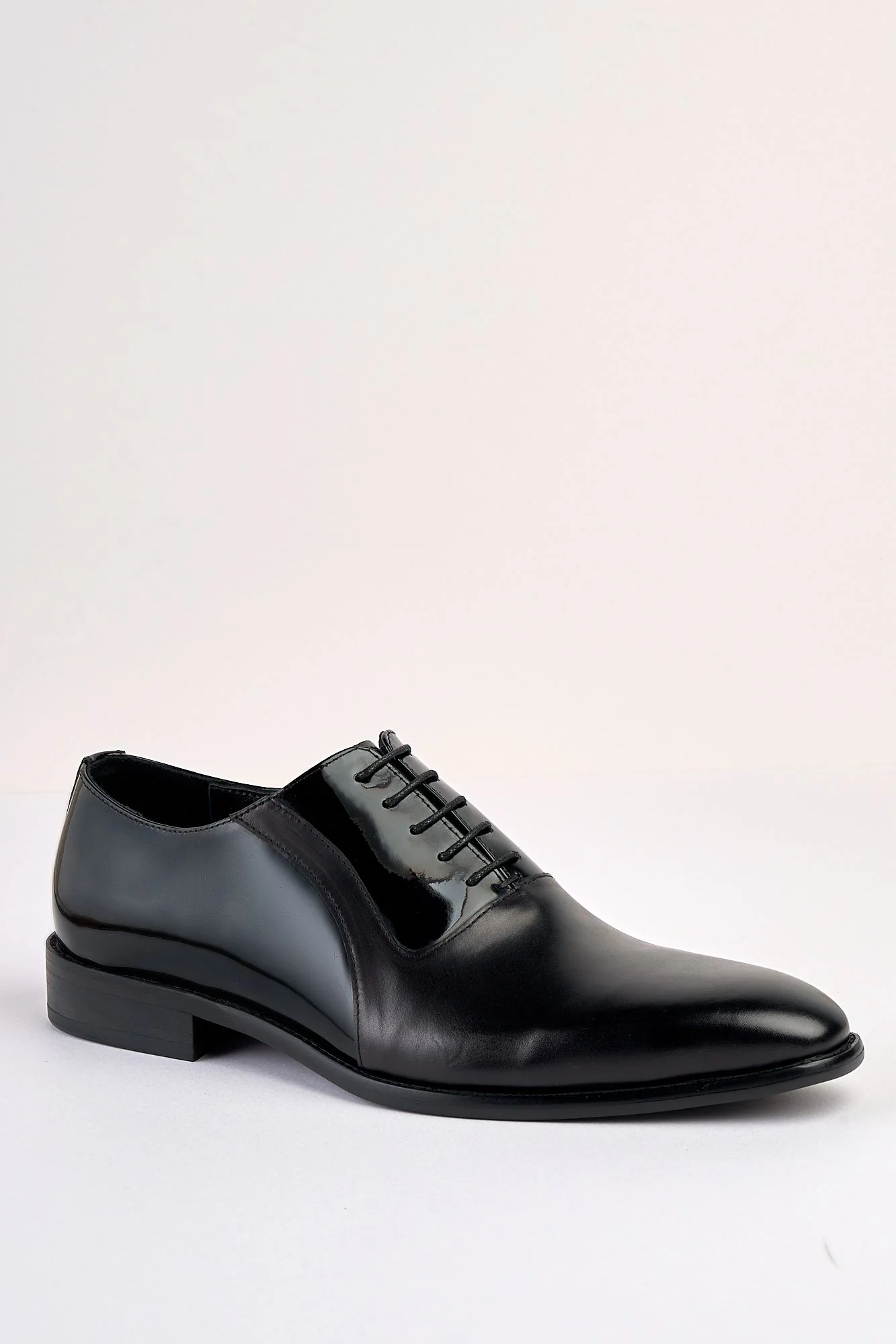 Marco Black Laced Shoe